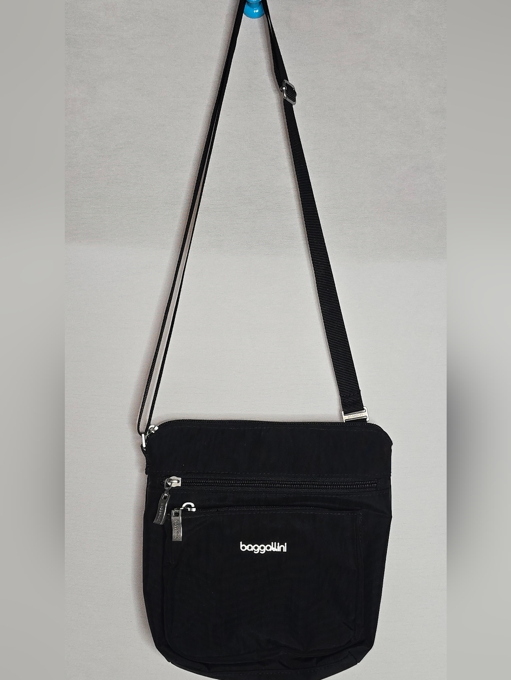 Baggallini Big Zipper Crossbody Bag Black Multiple Pockets